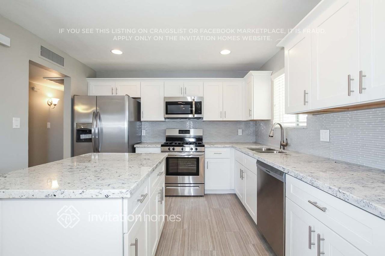 1539 W 7th St - Photo 5 of 18