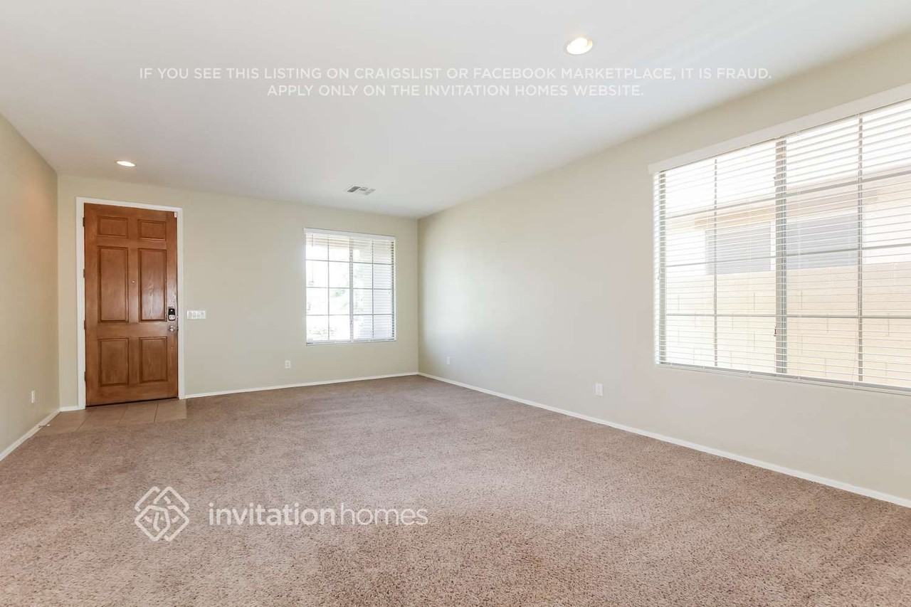 10241 W Cordes Rd - Photo 4 of 21