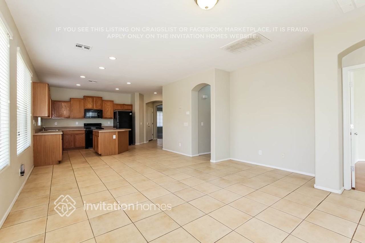 10241 W Cordes Rd - Photo 7 of 21