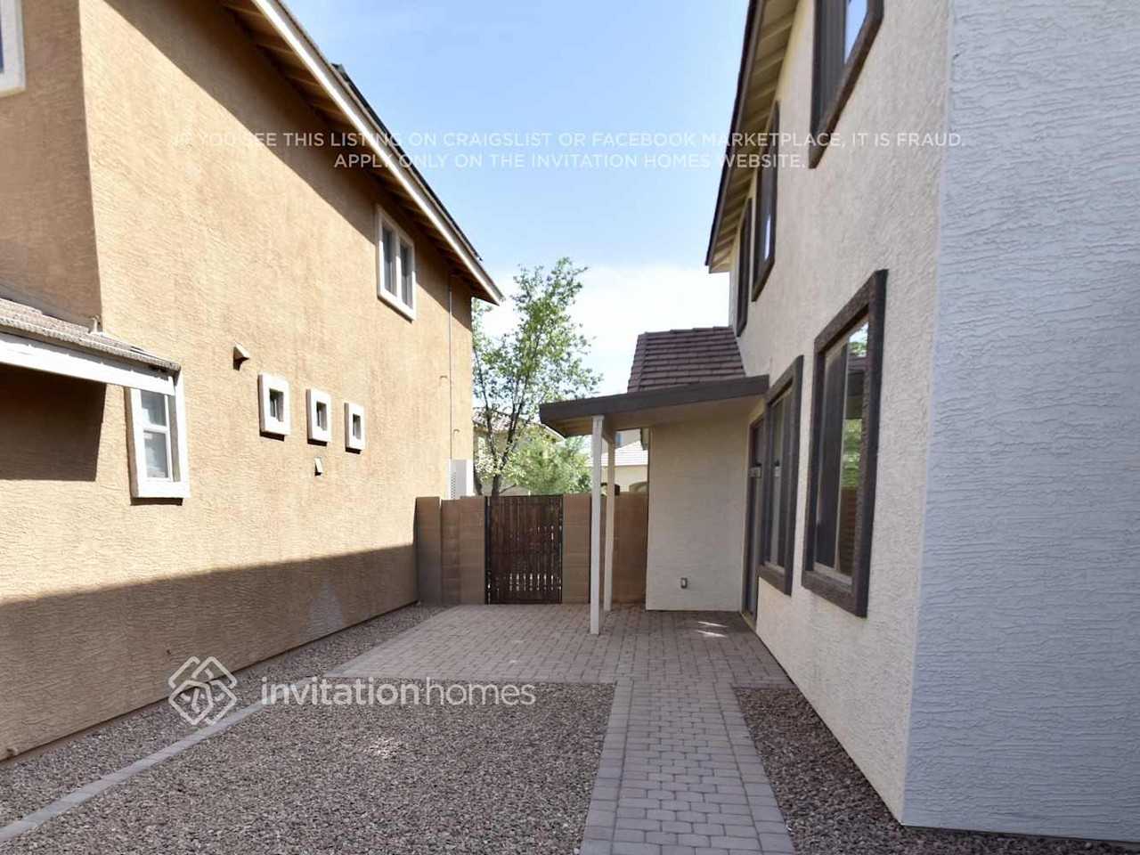 3630 E Hyatt Ln - Photo 2 of 10