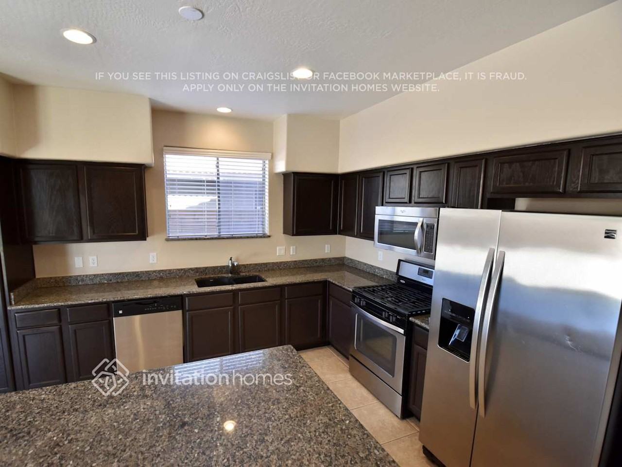 3630 E Hyatt Ln - Photo 5 of 10