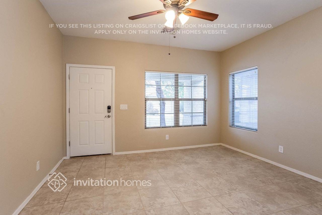 185 W Desert Vista Trl - Photo 2 of 18