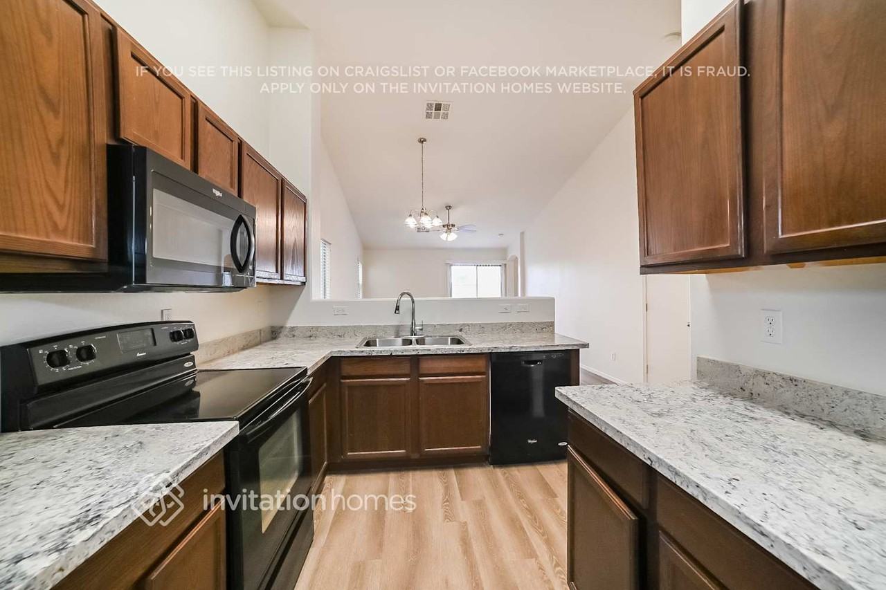 18365 W Eva St - Photo 6 of 17