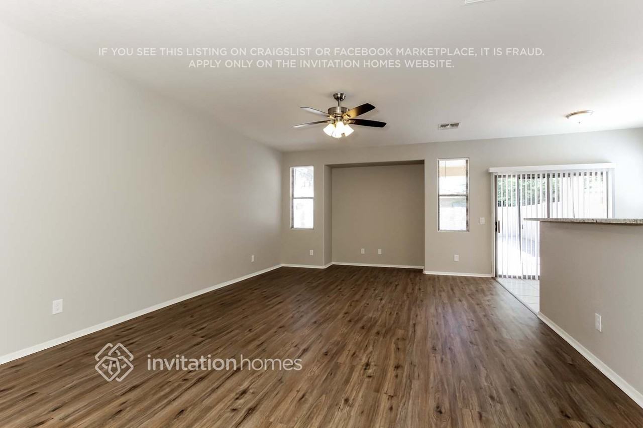 9526 W Minnezona Ave - Photo 3 of 16