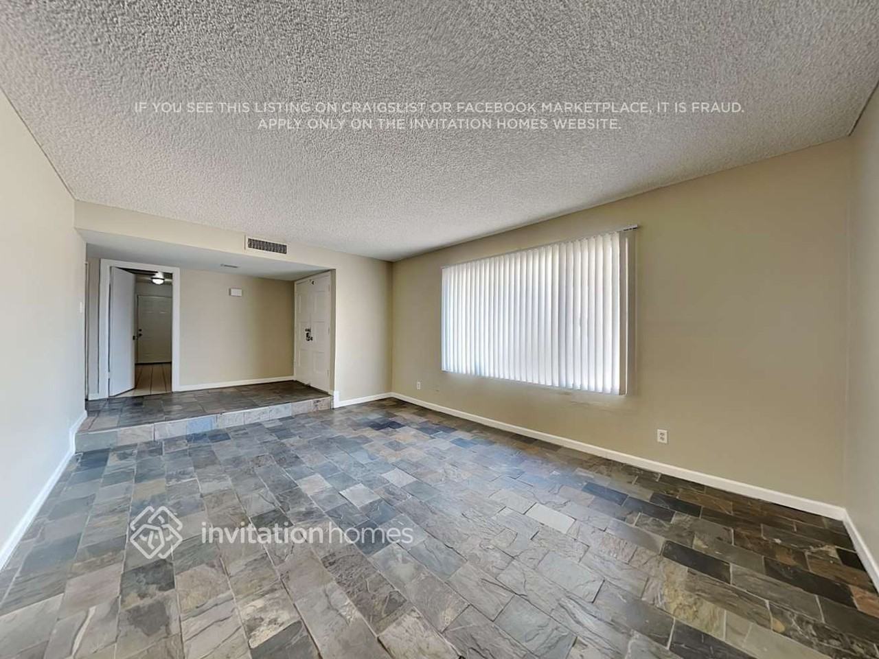 4913 W Frier Dr - Photo 3 of 22