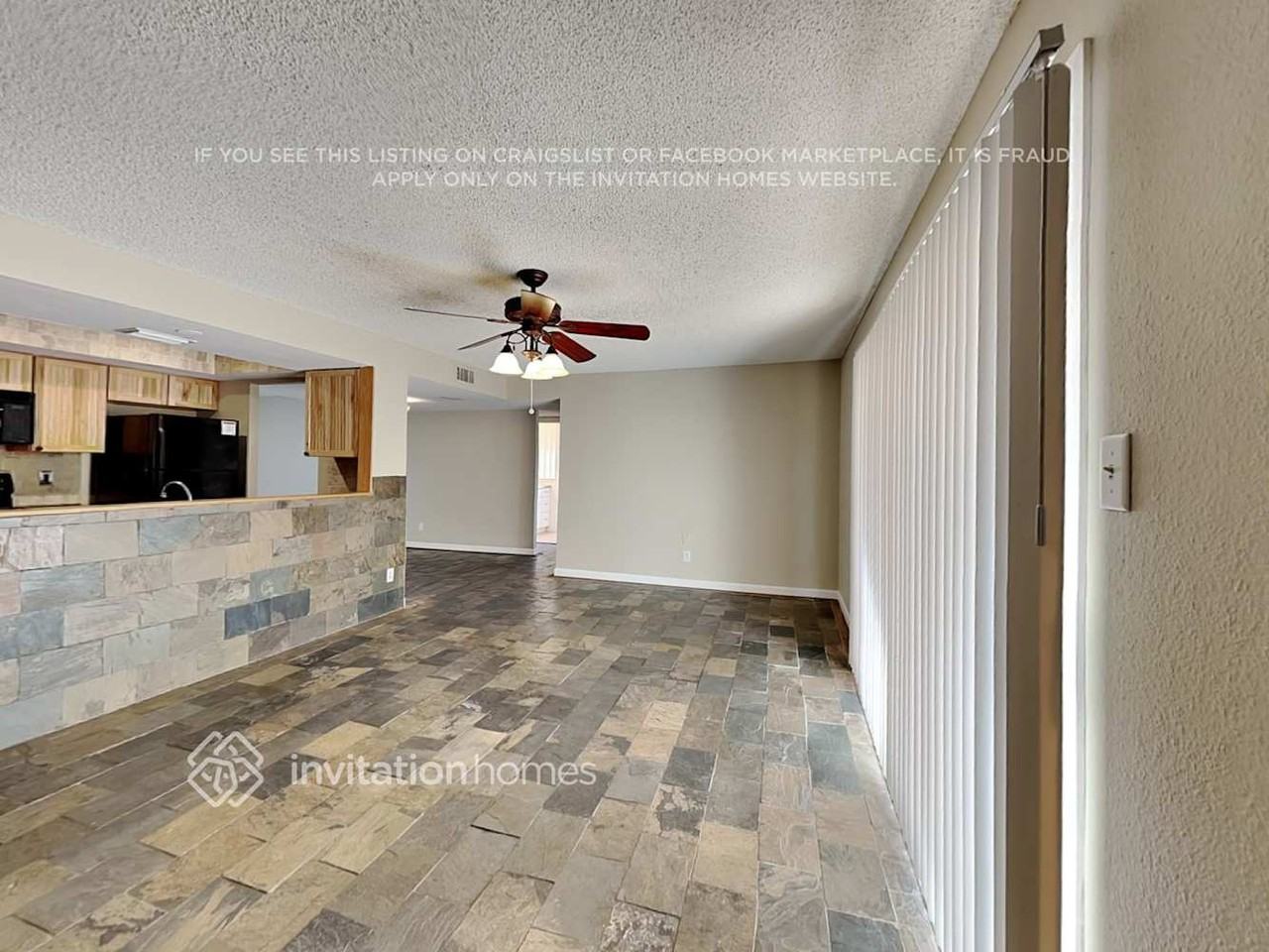 4913 W Frier Dr - Photo 5 of 22