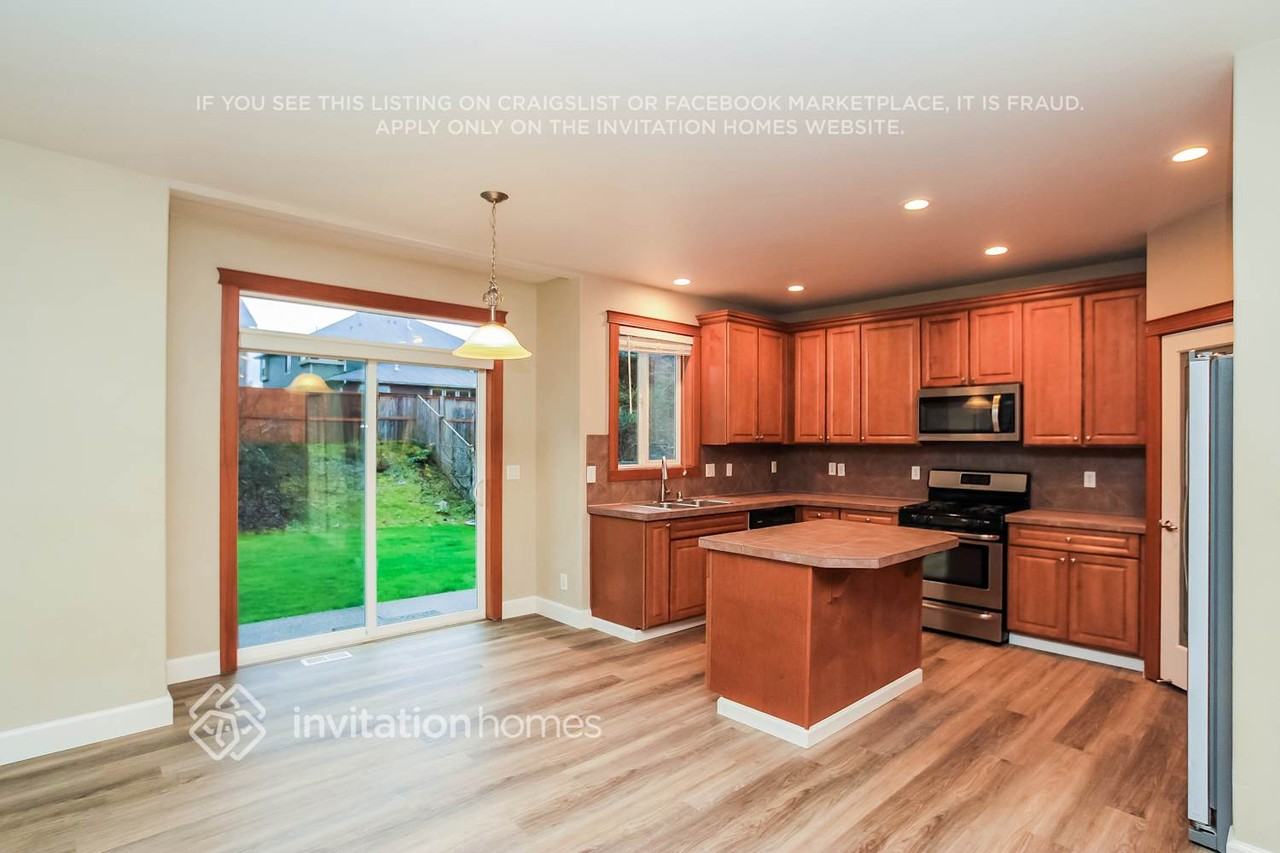 13824 172nd Pl E - Photo 6 of 17