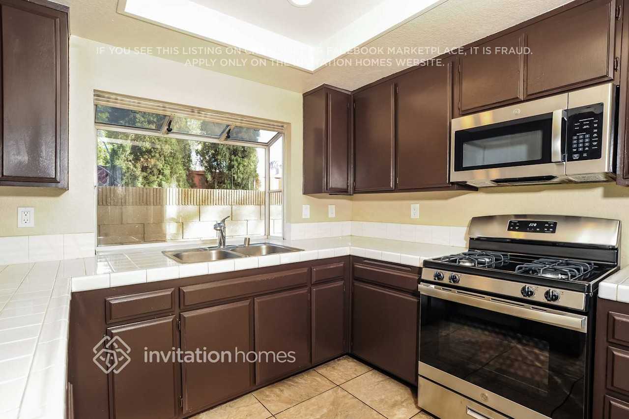 5516 W Avenue L6 - Photo 6 of 18