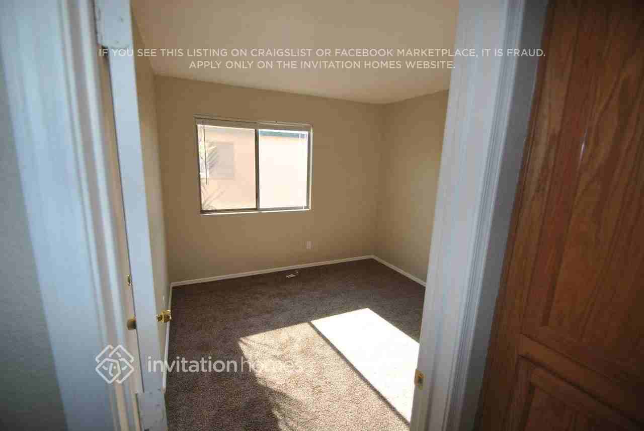 15915 W Smokey Dr - Photo 6 of 8