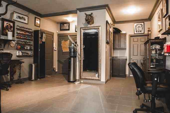 950 Oxford St E - Photo 4 of 11