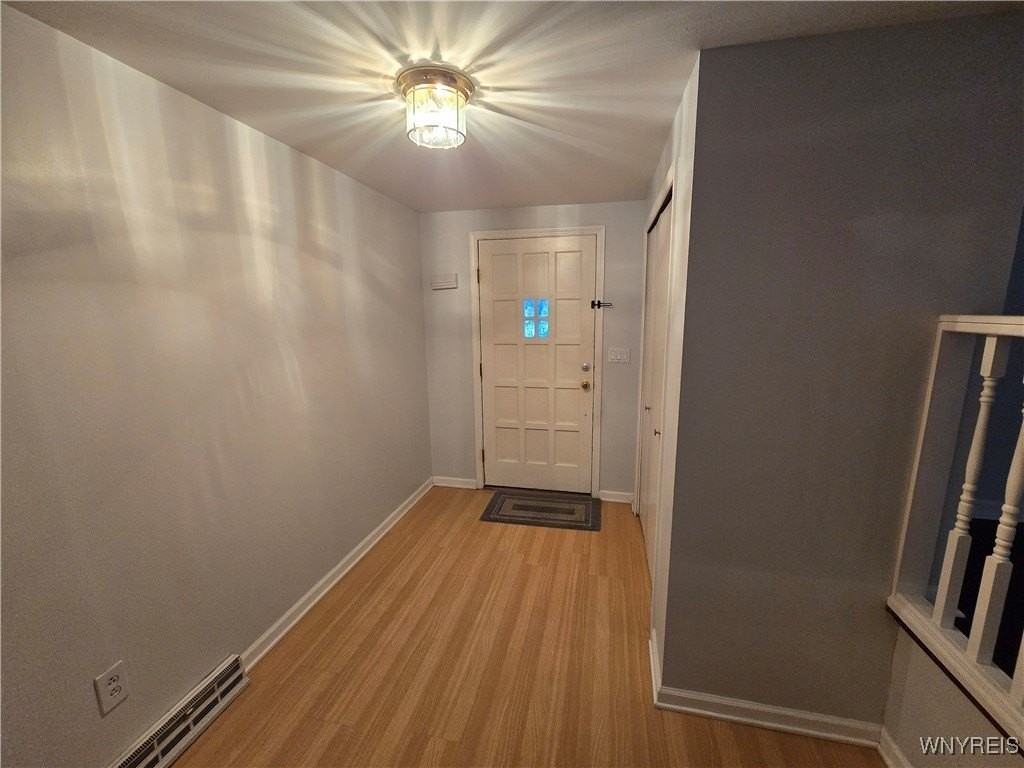 161 Foxpoint W - Photo 5 of 32