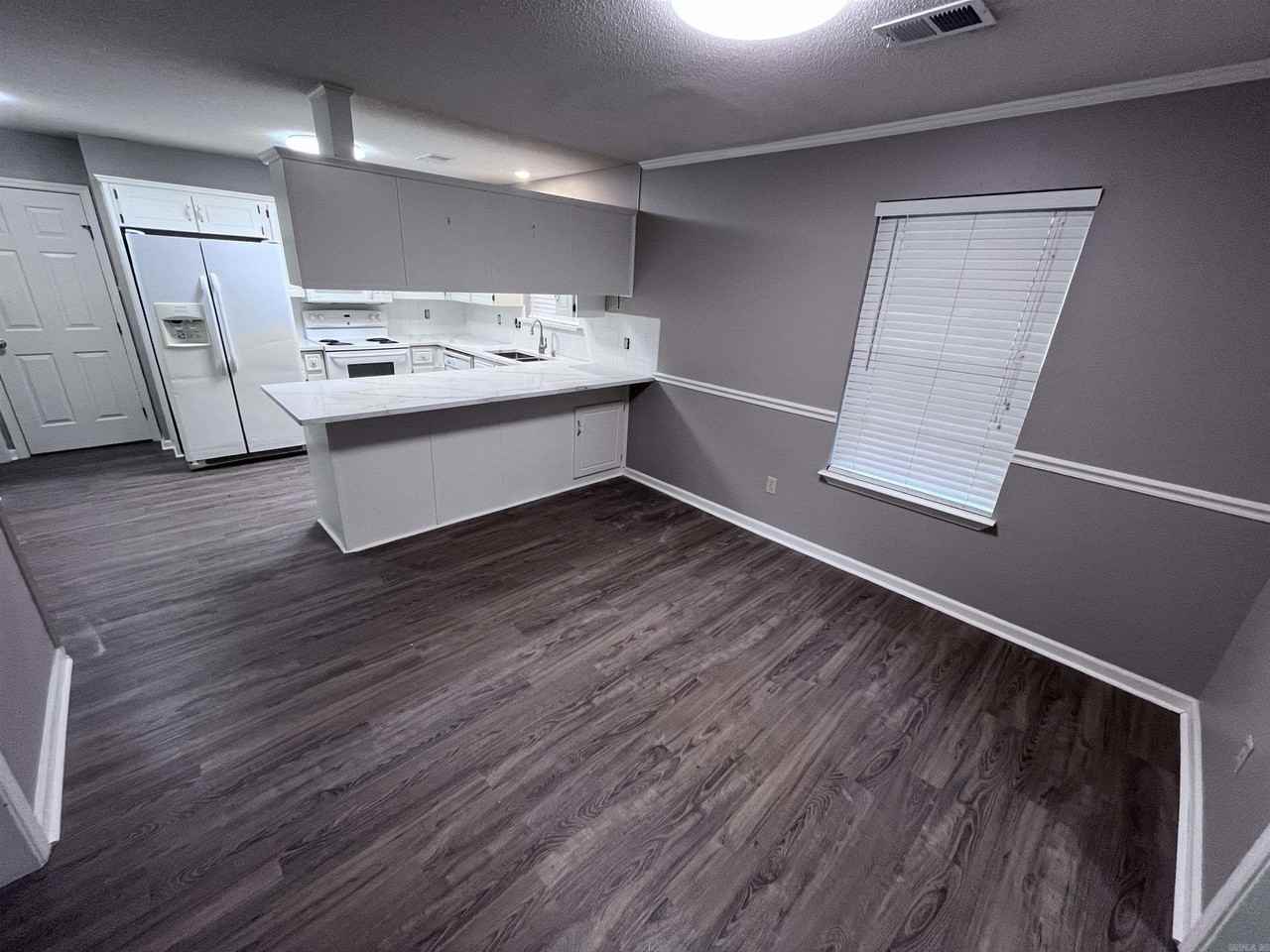 711 N 2nd St - Photo 7 of 37