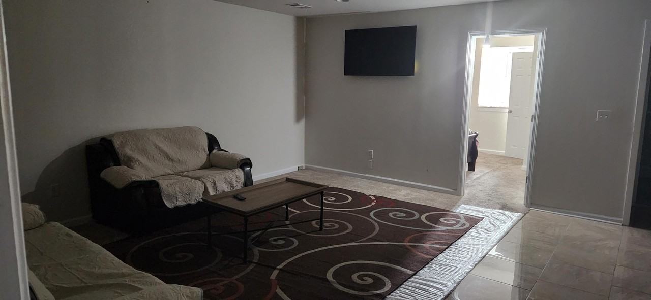 106 M L King Blvd Ste A #A - Photo 2 of 9