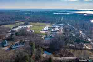 featured image of 77 Lyme St #2L