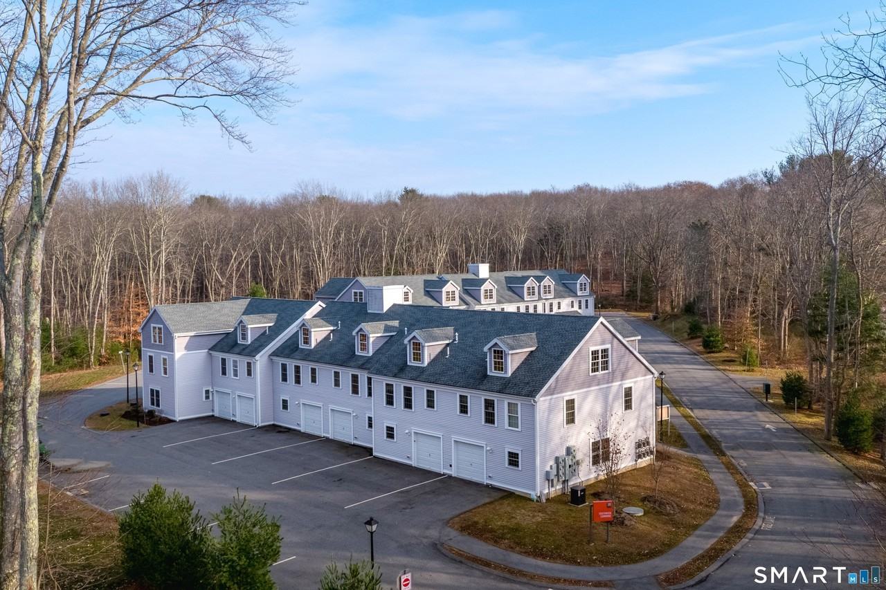 77 Lyme St #2L - Photo 3 of 21