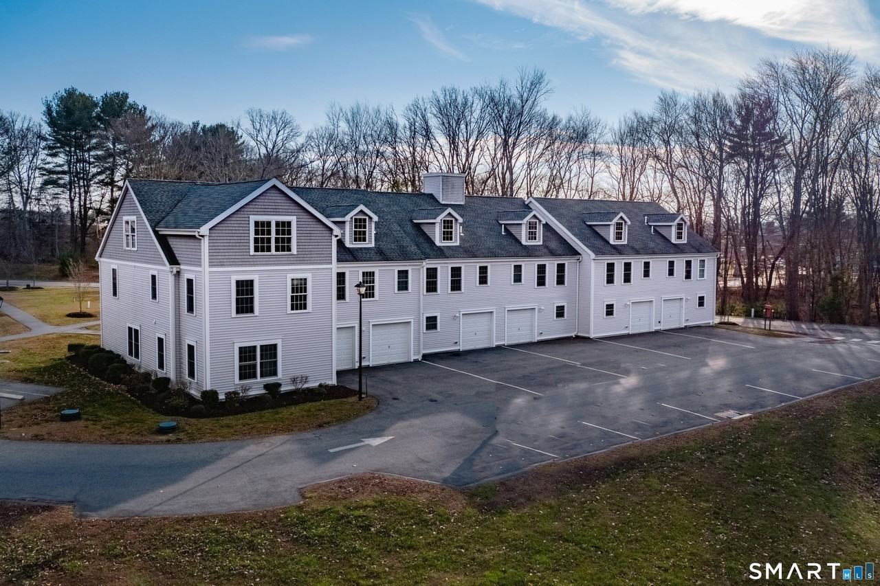 77 Lyme St #2L - Photo 7 of 21