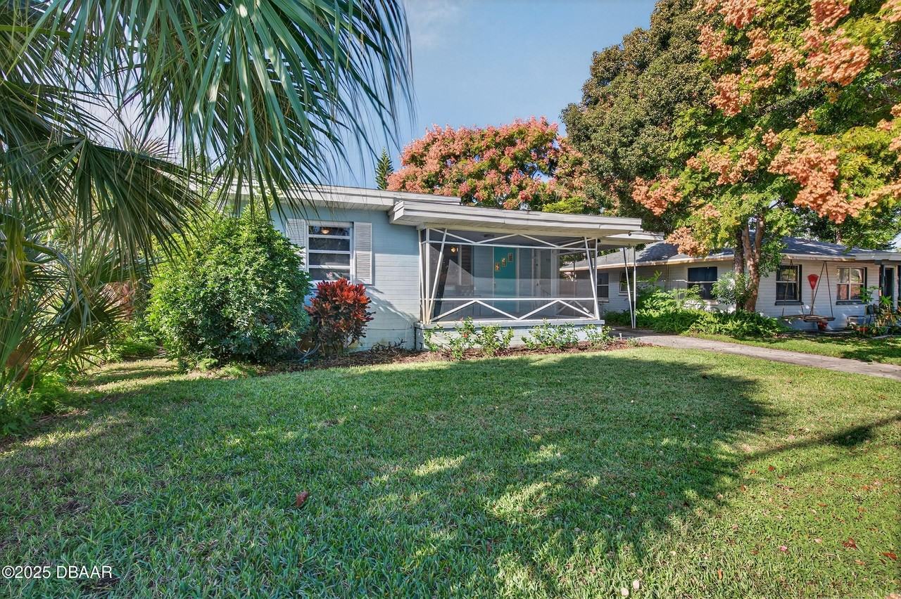 930 Daytona Ave - Photo 4 of 38