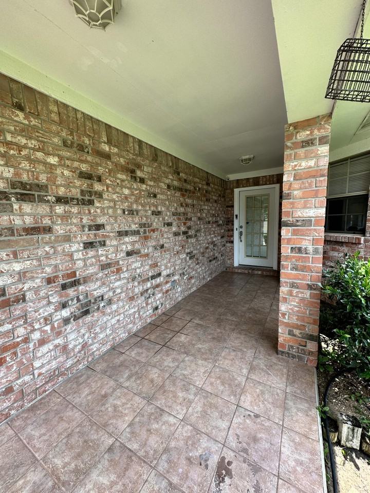 1009 Augusta Dr #1 - Photo 2 of 21