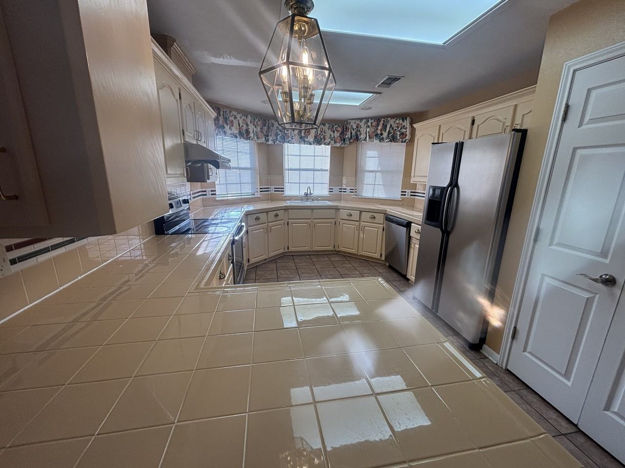 1009 Augusta Dr #1 - Photo 5 of 21