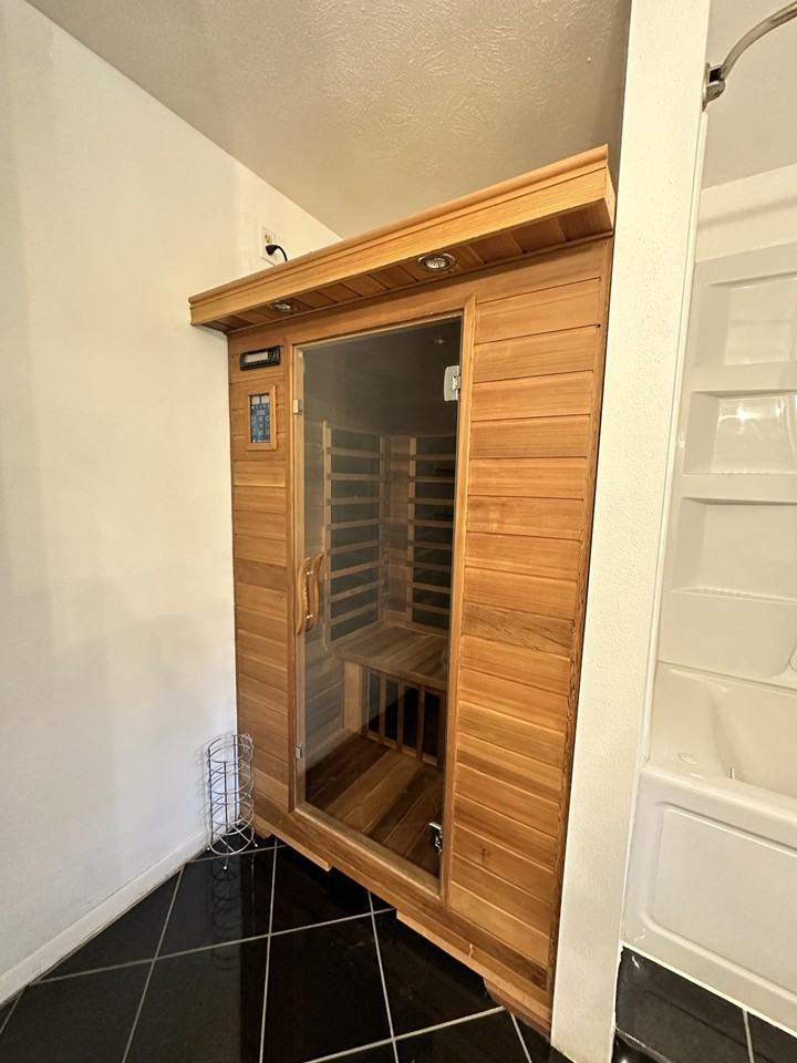 1009 Augusta Dr #1 - Photo 7 of 21