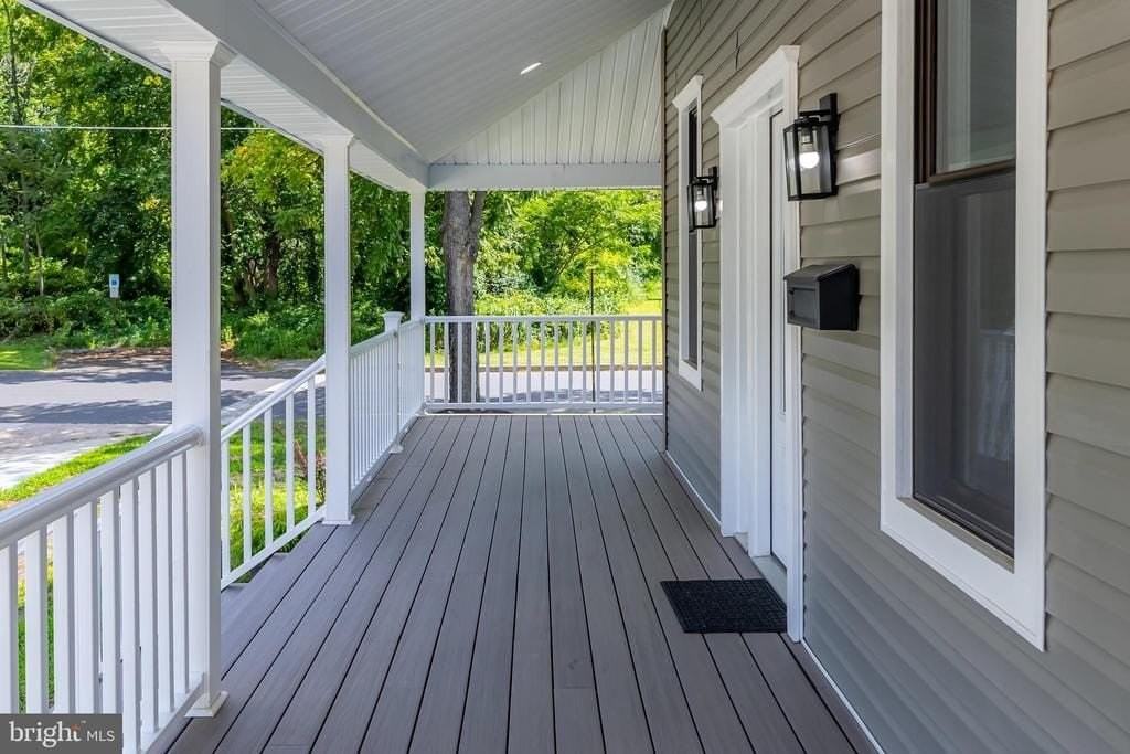 3547 Finlaw Ave - Photo 5 of 50