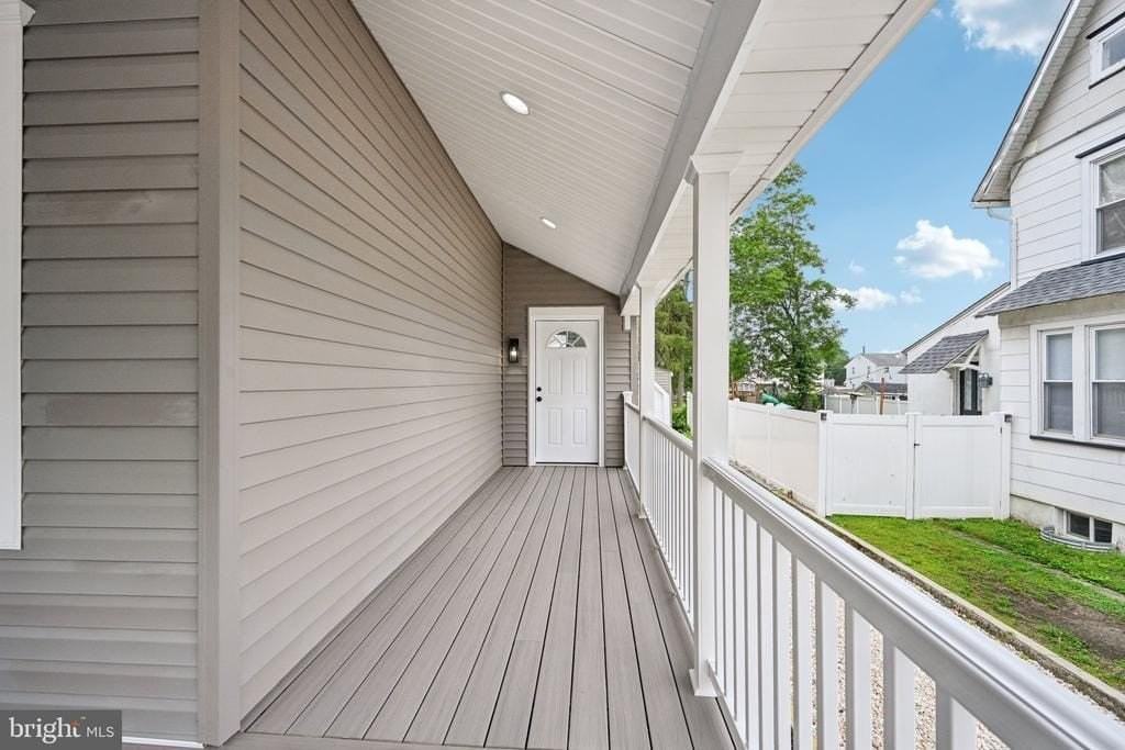 3547 Finlaw Ave - Photo 6 of 50