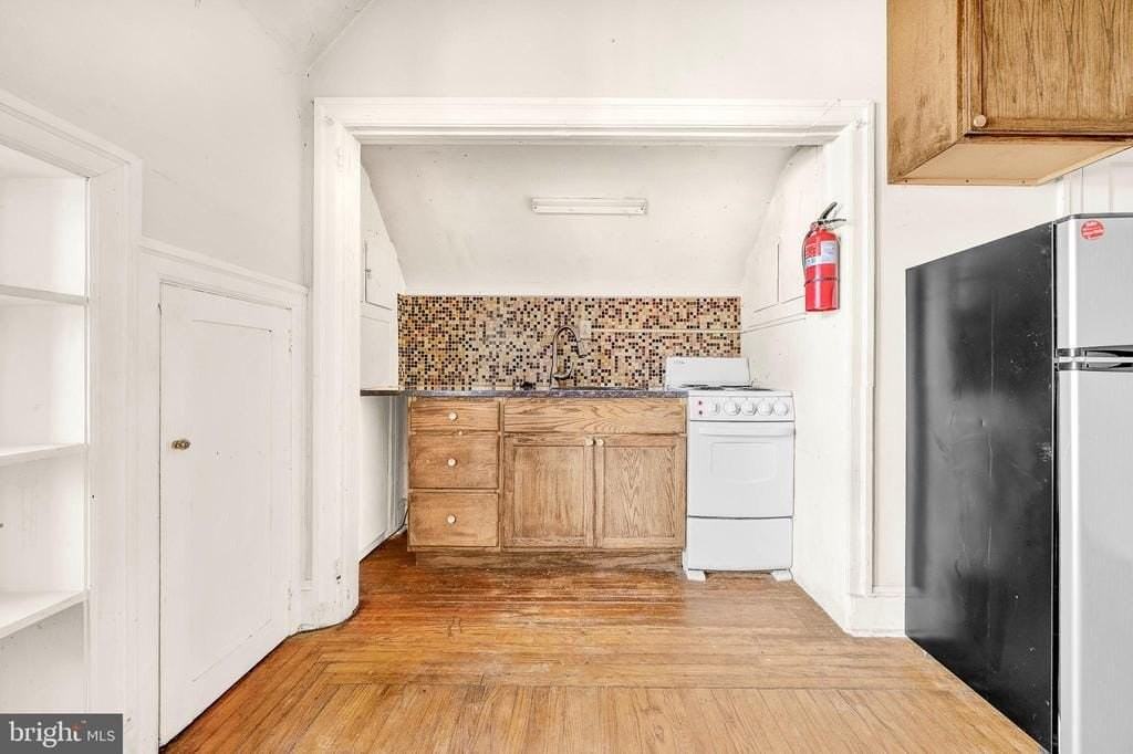 1020 W Main St - Photo 3 of 14