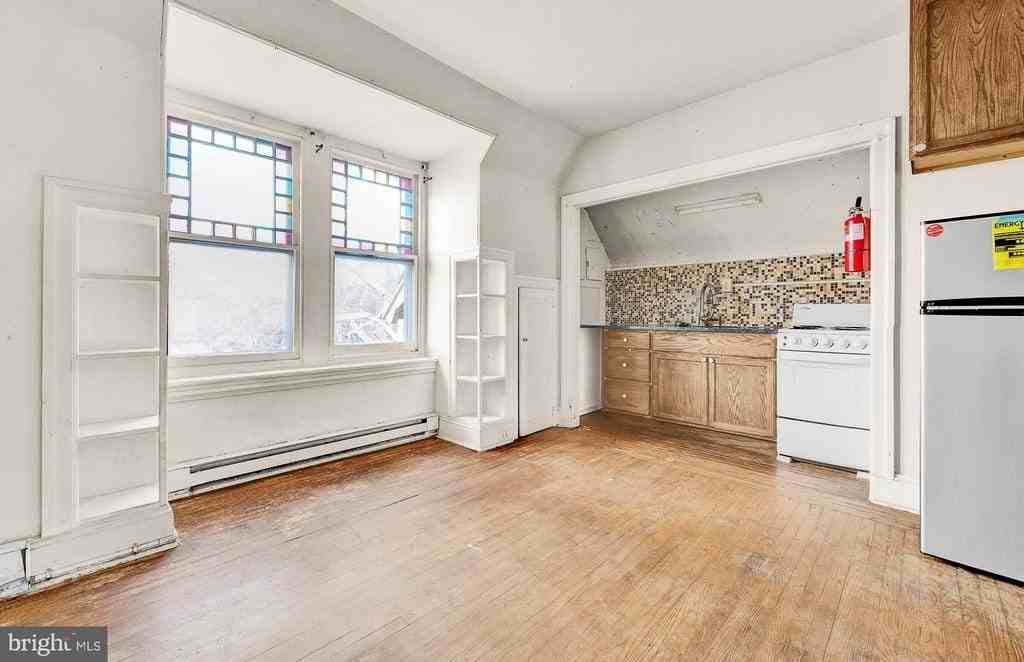 1020 W Main St - Photo 4 of 14