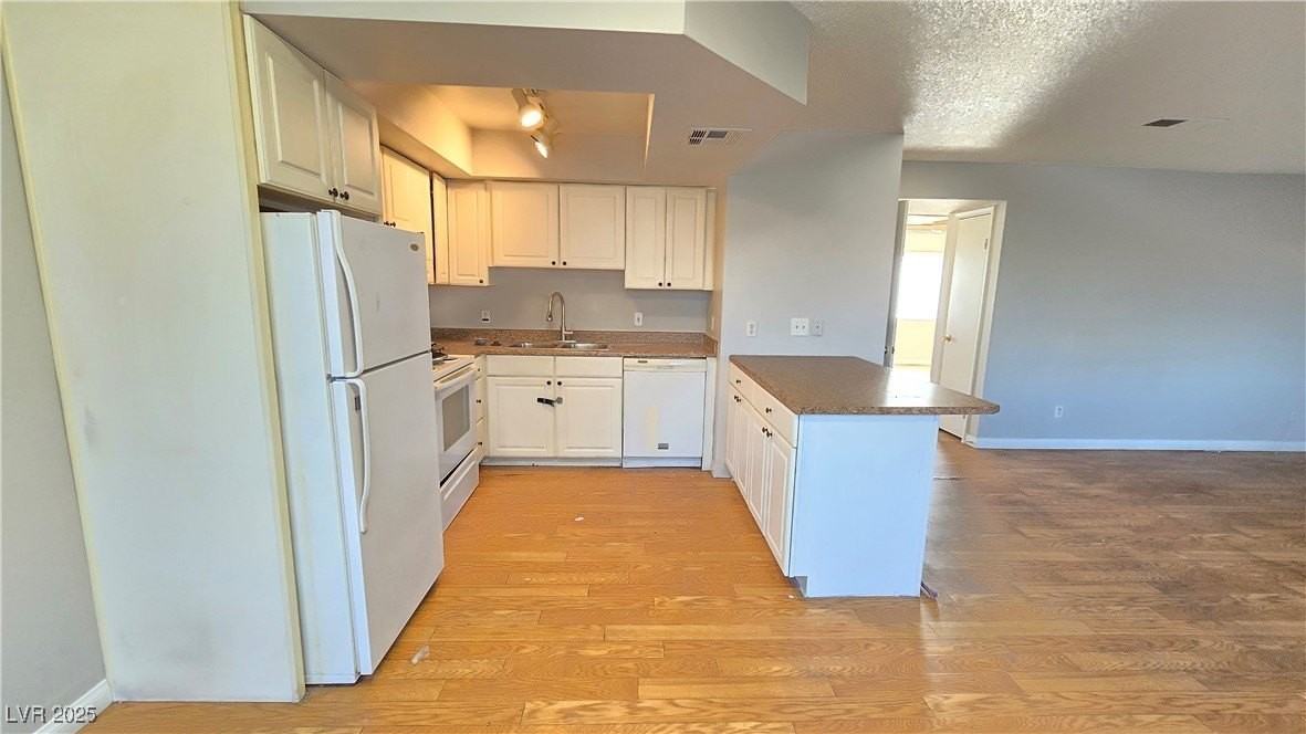 1600 Burningwood Ln #201 - Photo 2 of 8