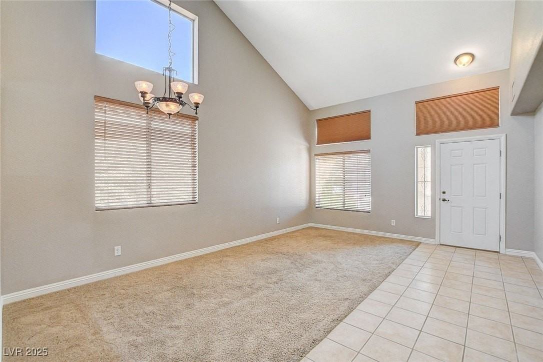 688 Emerald City Ave - Photo 7 of 41