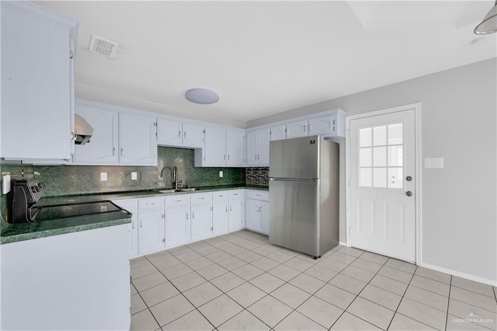 1908 Cassandra St - Photo 7 of 18