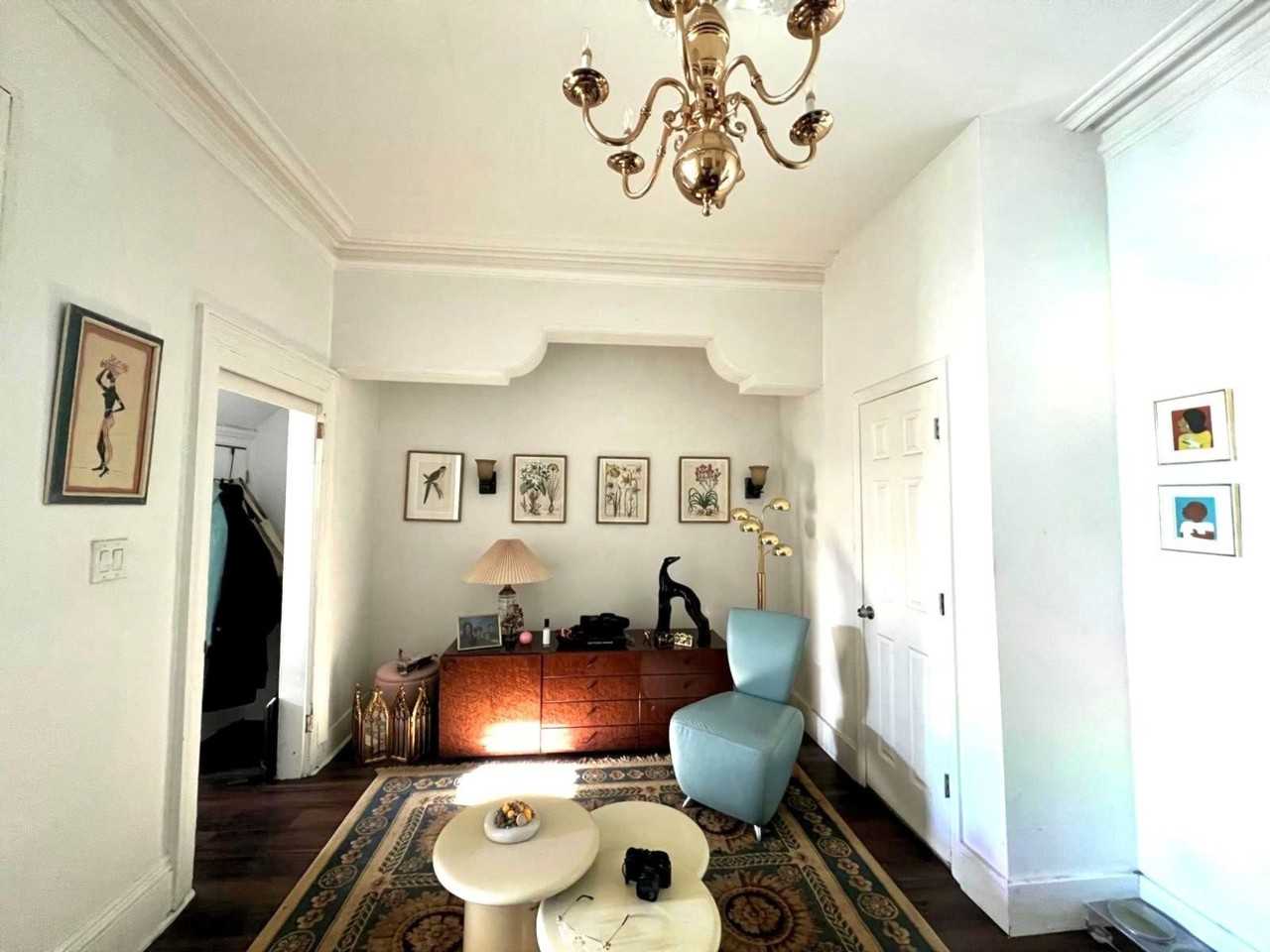 118 Clinton Ave - Photo 4 of 19