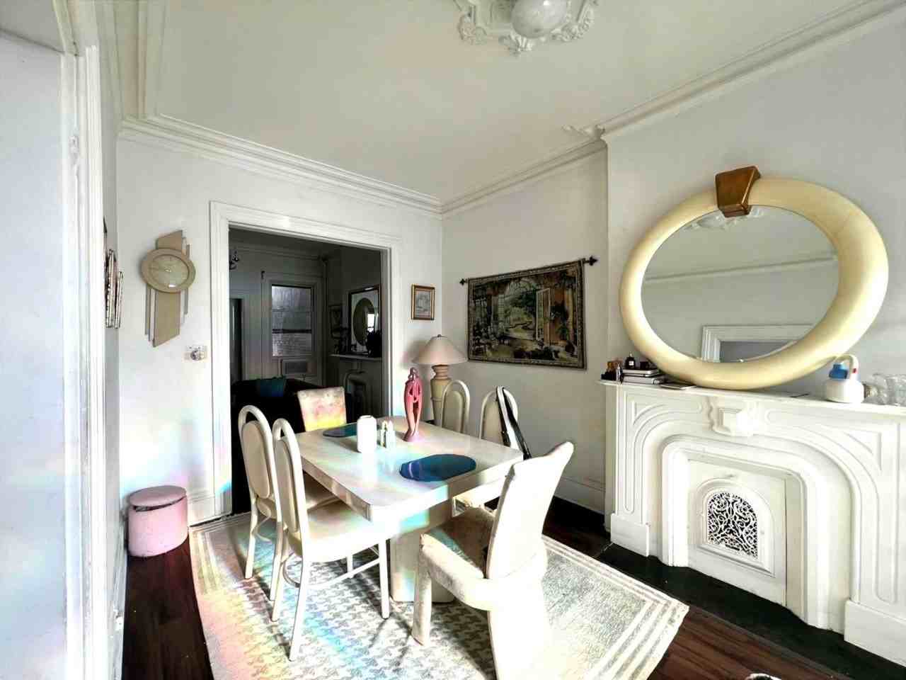 118 Clinton Ave - Photo 6 of 19