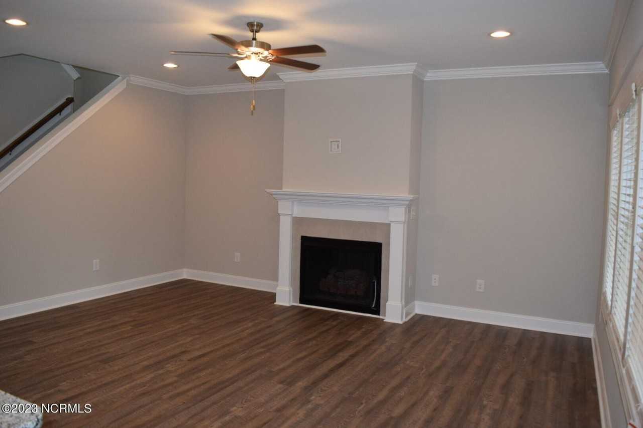 829 Blue Bird Dr - Photo 3 of 21