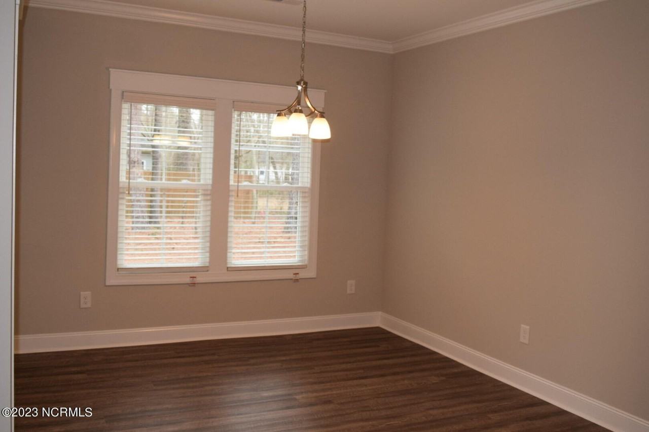 829 Blue Bird Dr - Photo 6 of 21