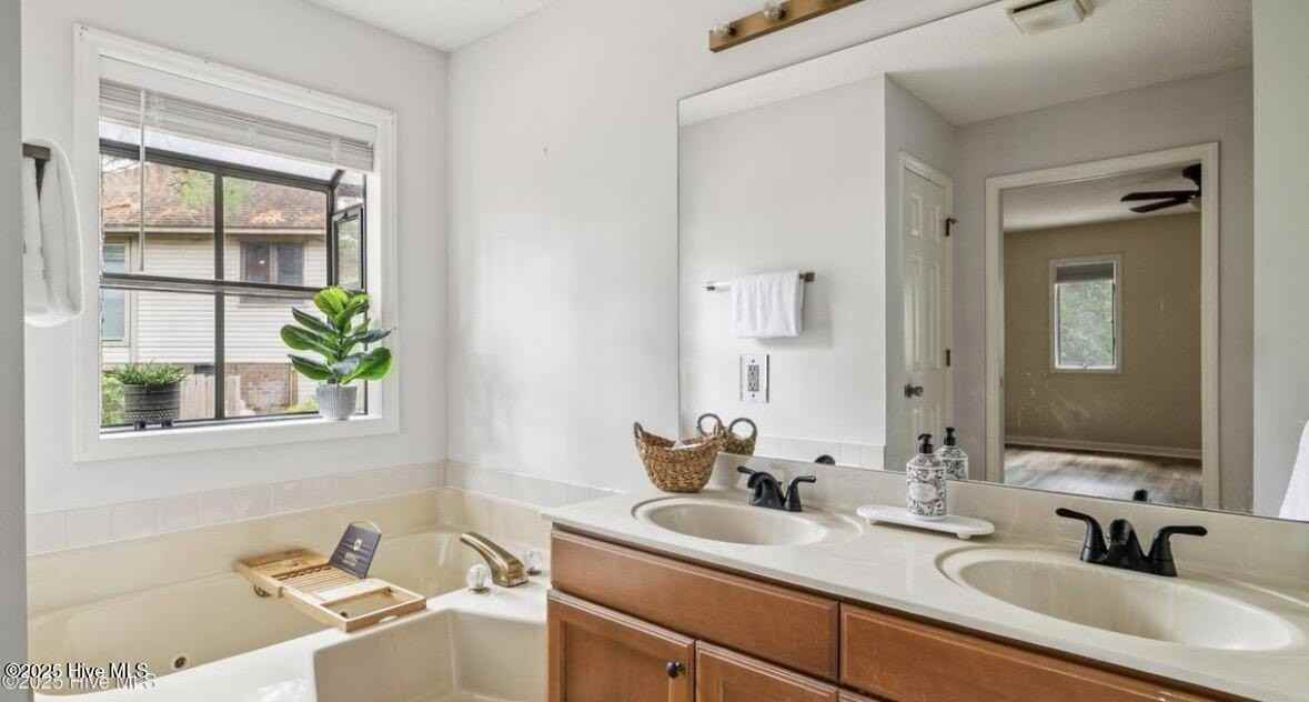 107 Pinnacle Ct - Photo 3 of 5