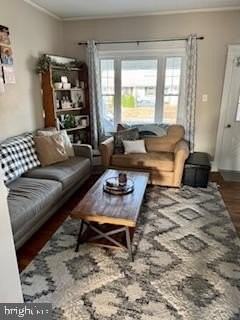 421 N Chestnut St - Photo 3 of 18