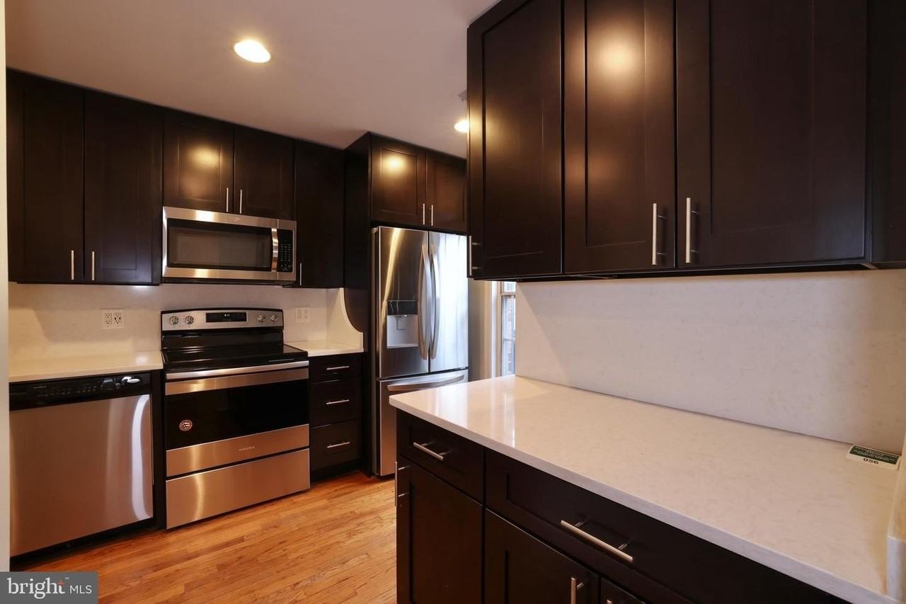 935 S Rolfe St - Photo 4 of 26