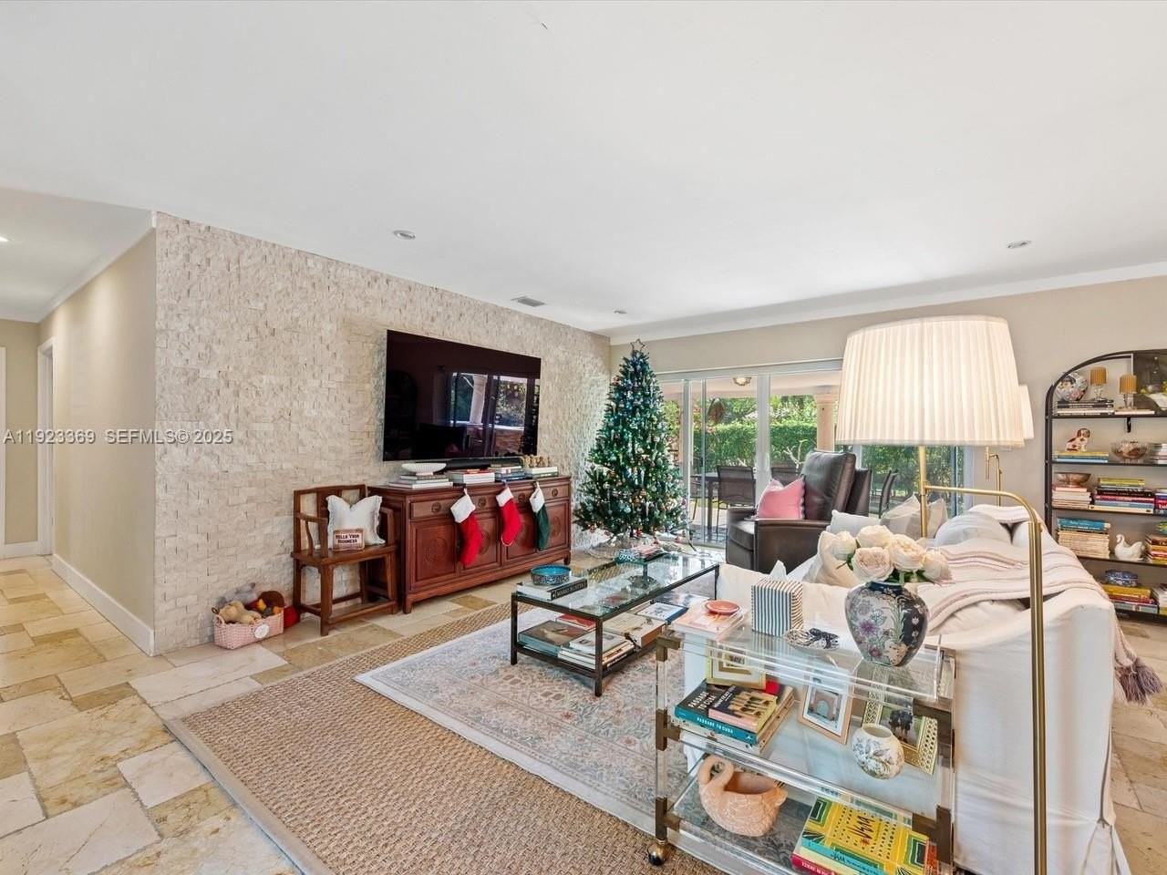 6300 Sw 48th St - Photo 5 of 23