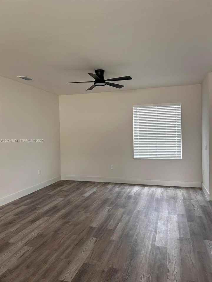 710 Bedford Point Ave #0 - Photo 4 of 50