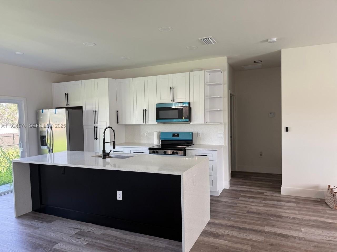 710 Bedford Point Ave #0 - Photo 7 of 50