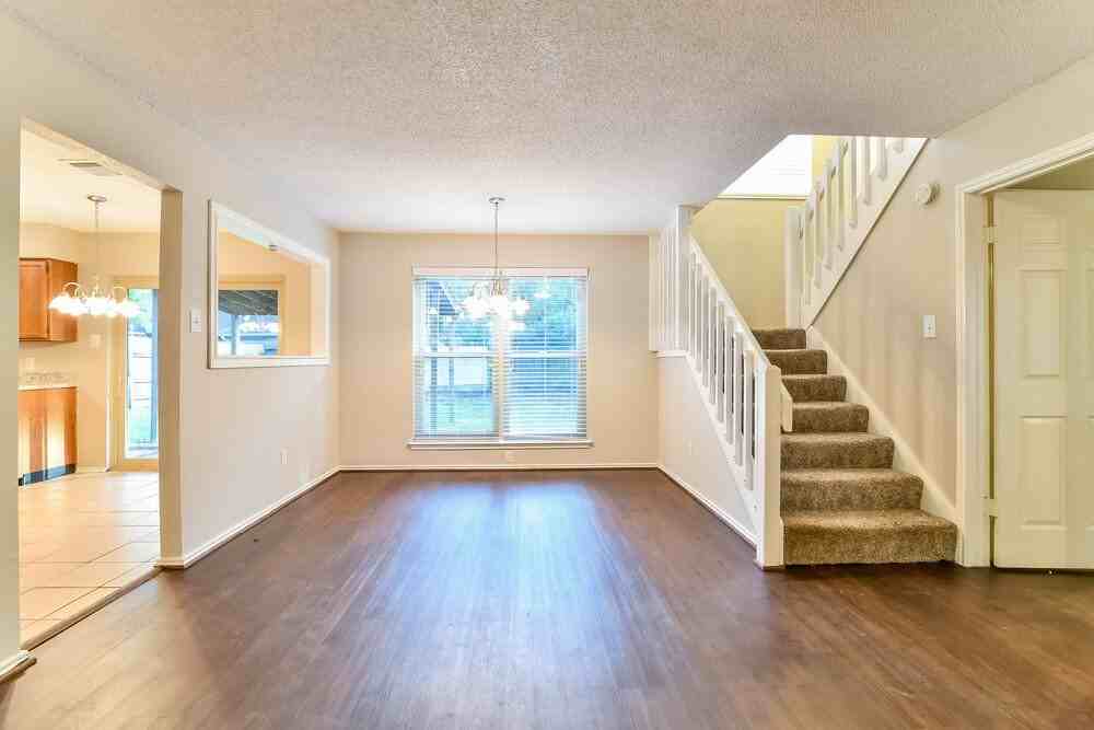 17103 Spruce Run Dr - Photo 4 of 15