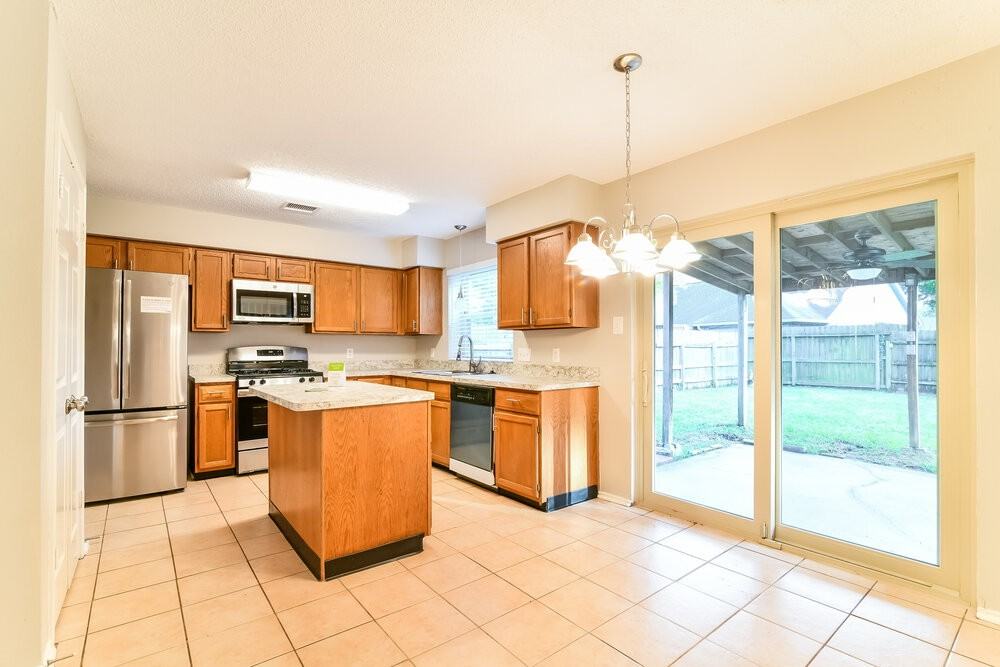 17103 Spruce Run Dr - Photo 6 of 15