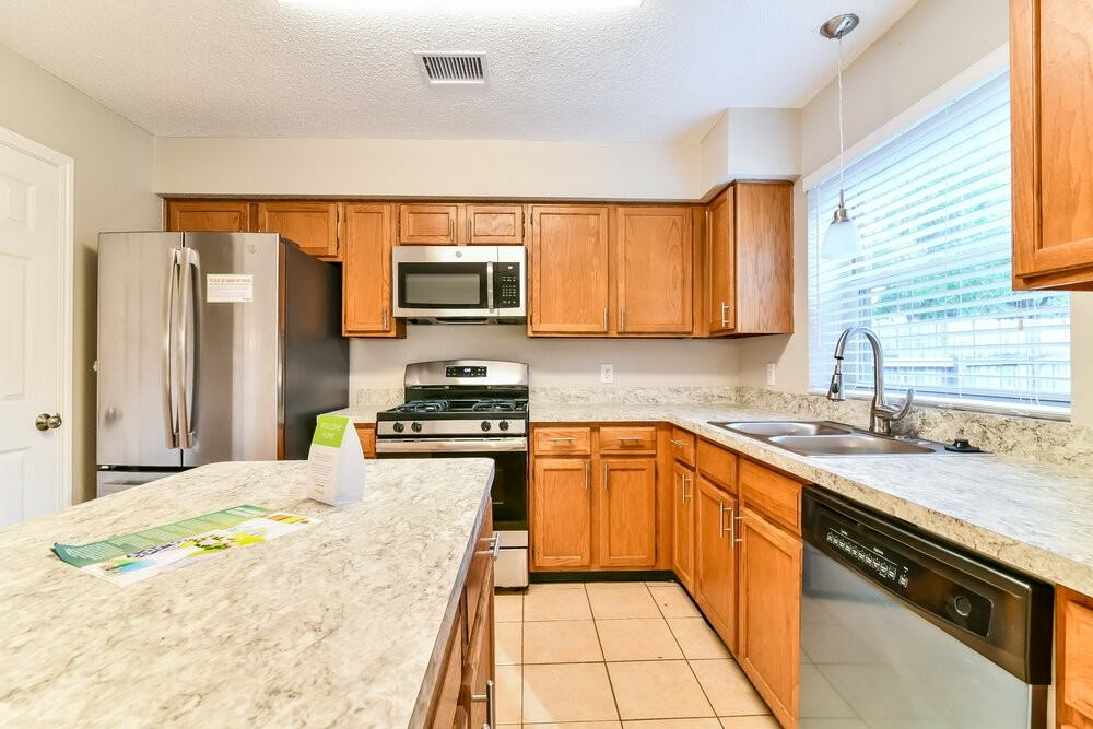 17103 Spruce Run Dr - Photo 7 of 15