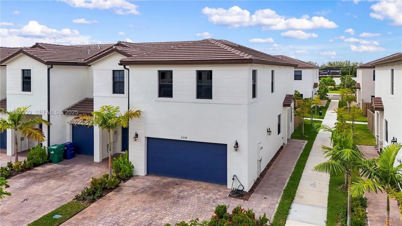 23108 Sw 130th Ave #23108 - Photo 3 of 31