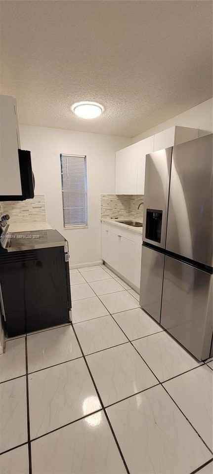 4621 Sw 33rd Ave #5 - Photo 6 of 18