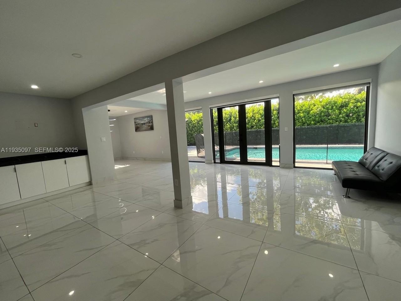 575 Ne 179th Dr #0 - Photo 3 of 16