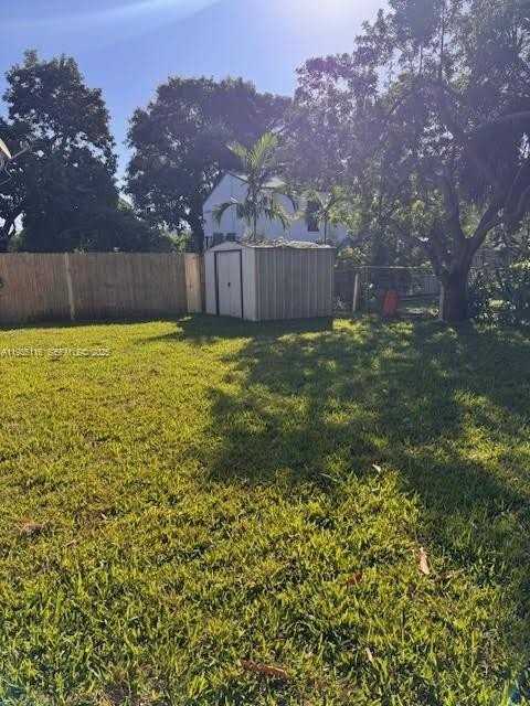 2532 Ne 182nd St #2530 - Photo 4 of 11