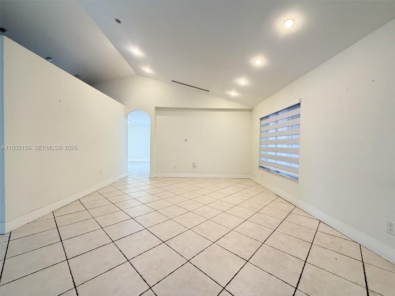 12250 Sw 2nd St - Photo 4 of 23