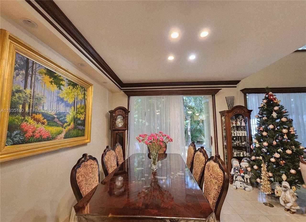 21028 Ne 34th Ct #21028 - Photo 7 of 25